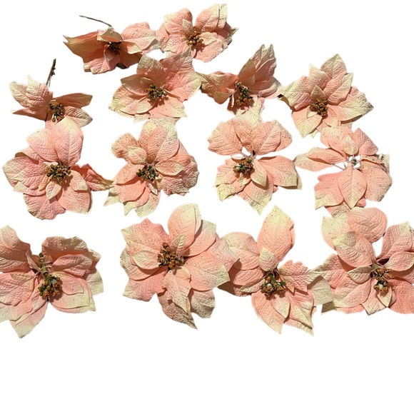 Set of Pink & White Christmas Tree Decorations 🌸🎄 - Picture 9 of 10